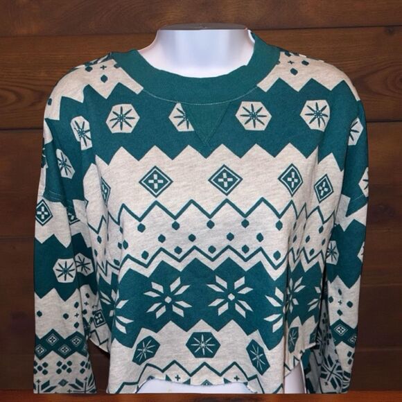 NWT Women's Fair Isle Fleece Snowflake Sweatshirt Colsie Gray Size Medum A1 - Picture 1 of 4